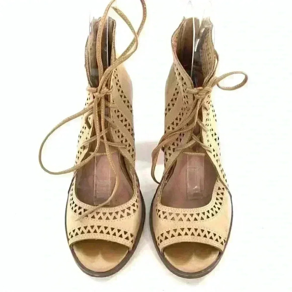 Restricted womens booties size 7.5 cream lace up laser cut Block heels - Picture 12 of 12